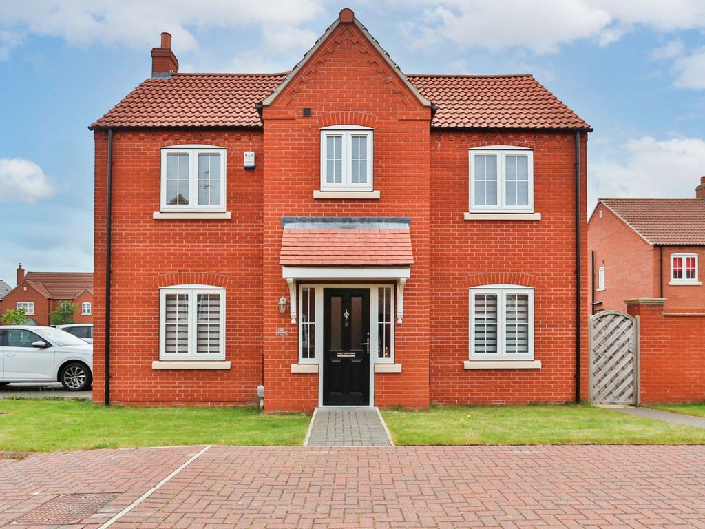 3 bed end terrace house for sale in Paddock Way, Kingswood, Hull HU7