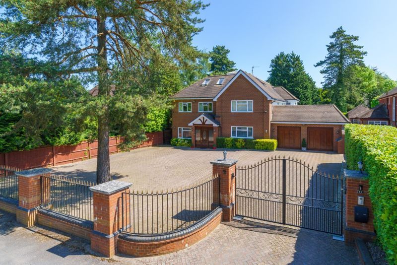 7 bed detached house for sale in Furzefield Road, Beaconsfield HP9, £