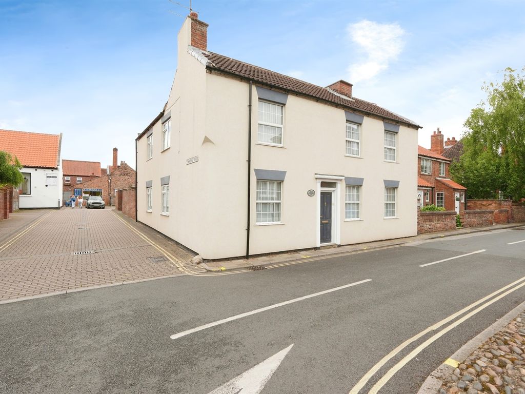 3 bed detached house for sale in Walkergate, Beverley HU17, £600,000