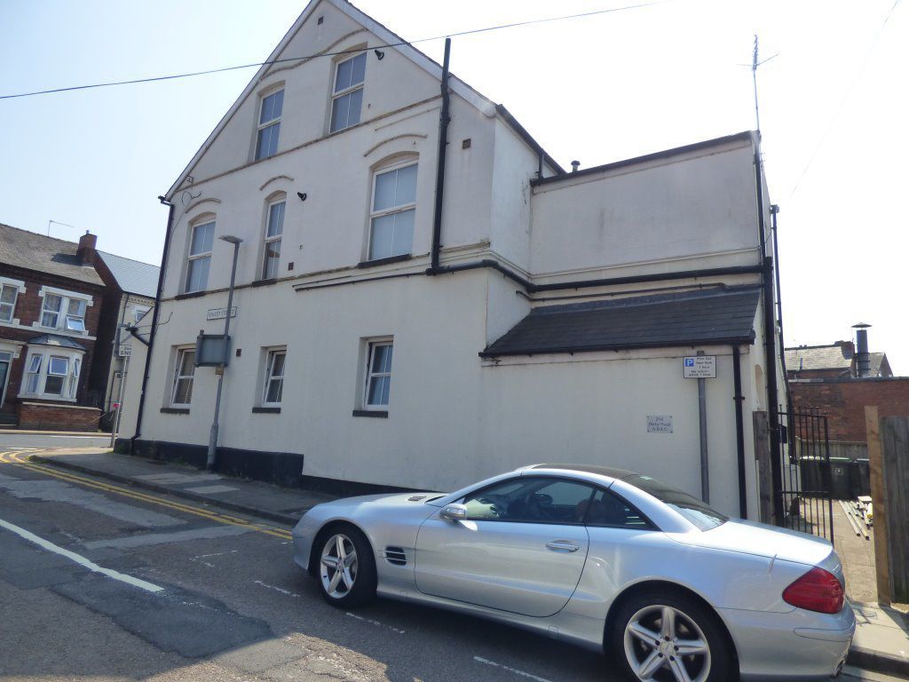 2 bed flat to rent in Derby Road, Stapleford, Nottingham NG9, £695 pcm