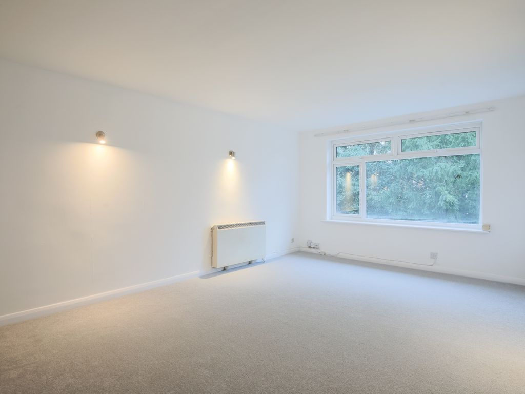 2 bed flat to rent in Strawberry Hill Road, Twickenham TW1, £2,000 pcm