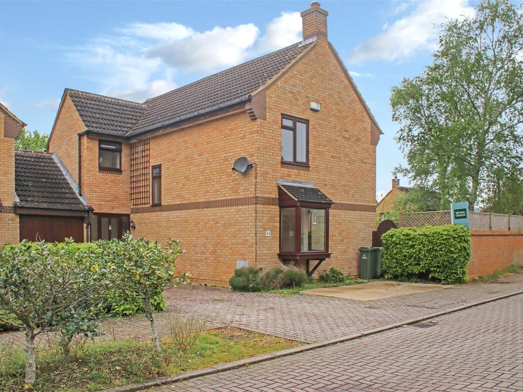 4 bed detached house for sale in Booker Avenue, Bradwell Common, Milton