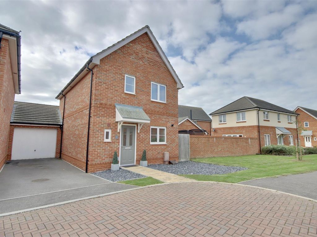 3 bed linkdetached house to rent in Church Way, Portsmouth PO3, £1,650