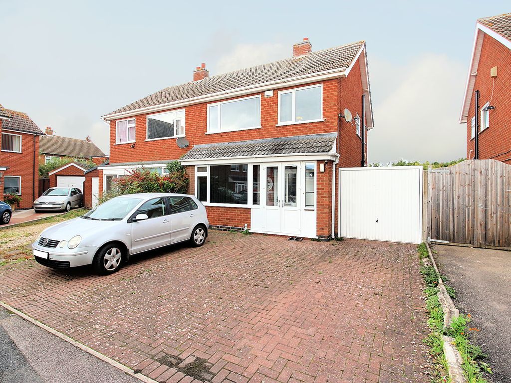 3 bed semidetached house for sale in Kew Drive, Oadby LE2, £325,000