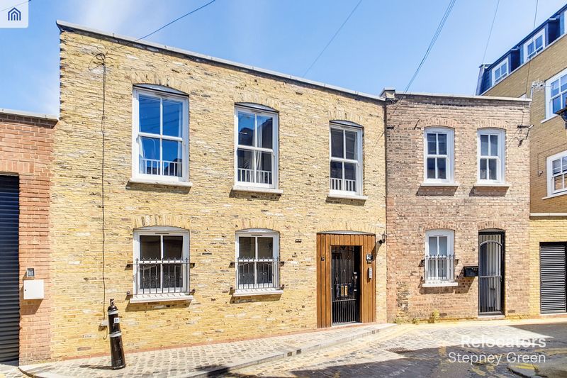 4 bed semidetached house to rent in Mile End Place, London E1, £4,000