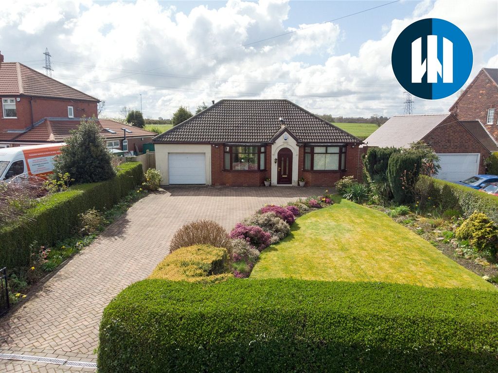 3 bed bungalow for sale in Robin Lane, Hemsworth, Pontefract, West