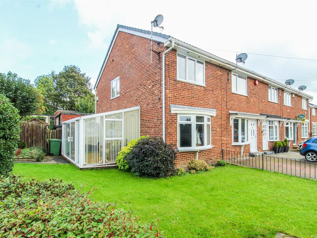 2 bed end terrace house for sale in Willow Grove, Ossett WF5, £195,000
