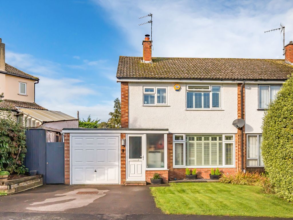 3 bed semidetached house for sale in Unity Road, Keynsham, Bristol