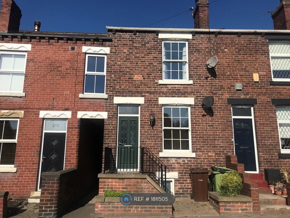2 bed terraced house to rent in Leeds Road, Wakefield WF1, £895 pcm
