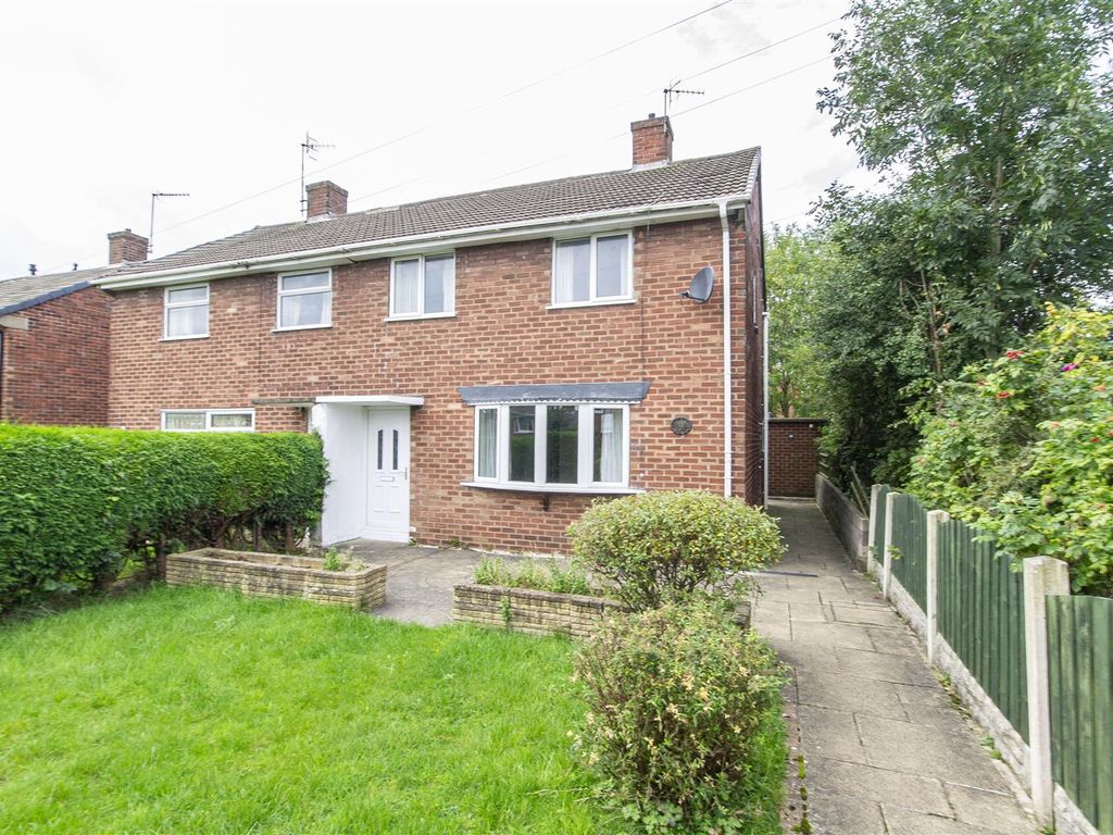 3 bed semidetached house for sale in Churchside, Calow, Chesterfield