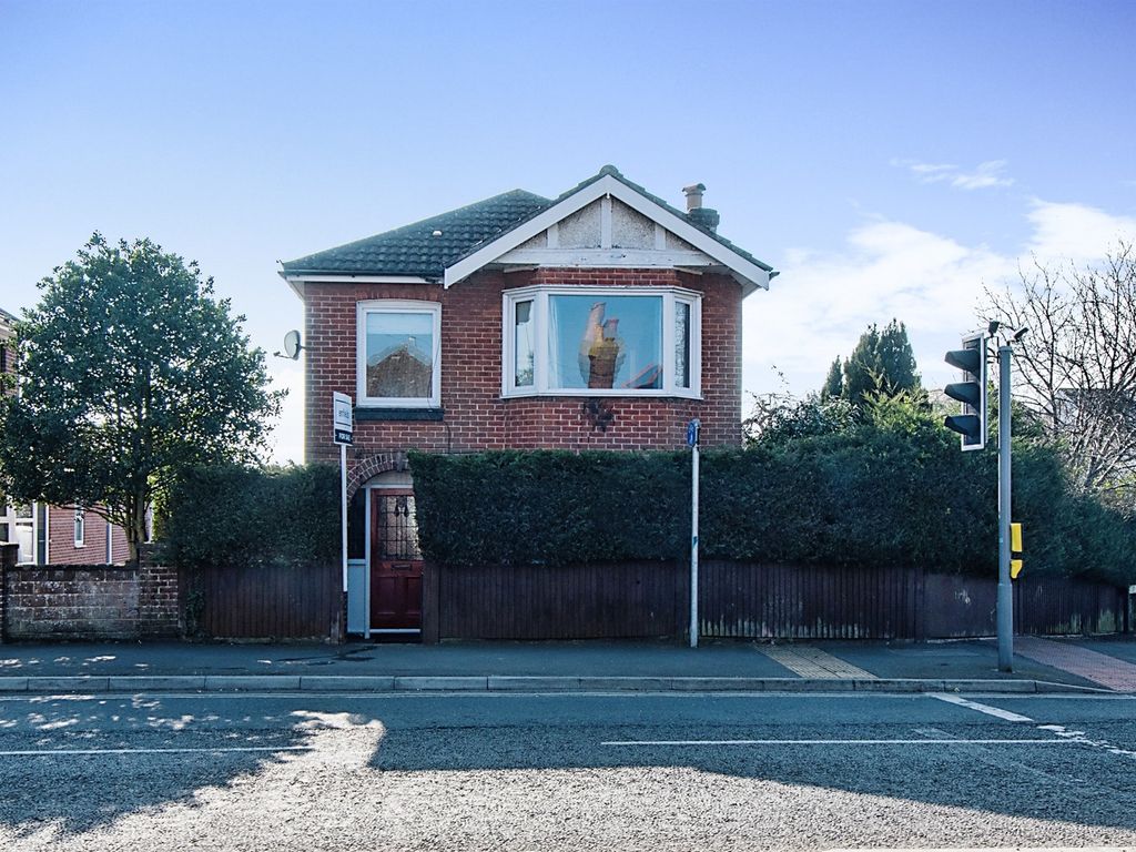3 bed semidetached house for sale in Bursledon Road, Southampton SO19