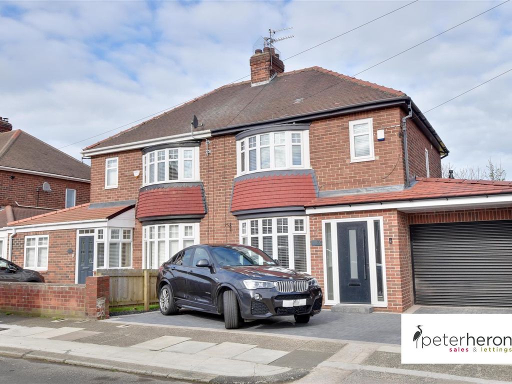 3 bed semidetached house for sale in Kirkstone Avenue, Fulwell