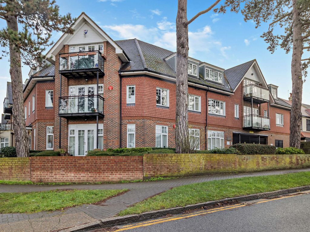 2 bed flat for sale in Marsh Road, Pinner HA5, £595,000 Zoopla