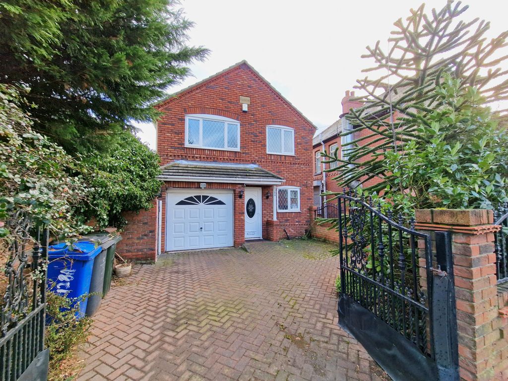 3 bed detached house for sale in Darfield Road, Cudworth, Barnsley S72