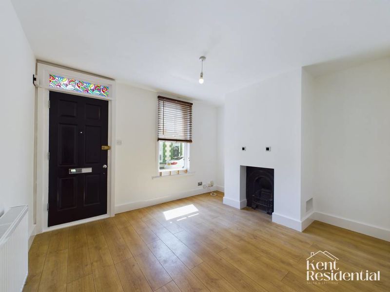 3 bed terraced house for sale in Cross Street, Strood ME2, £205,000
