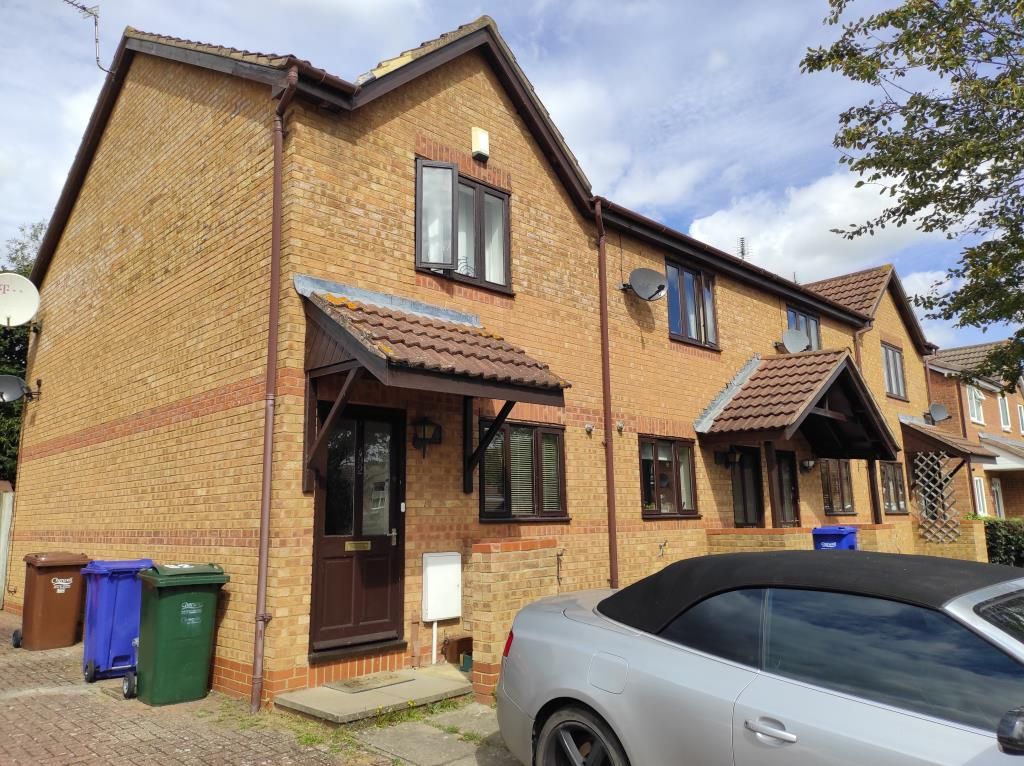 2 bed end terrace house to rent in Coopers Green, Bicester OX26, £1,250