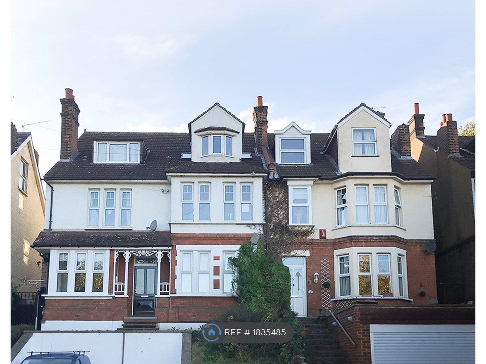1 bed flat to rent in Avondale Road, South Croydon CR2, £1,350 pcm Zoopla