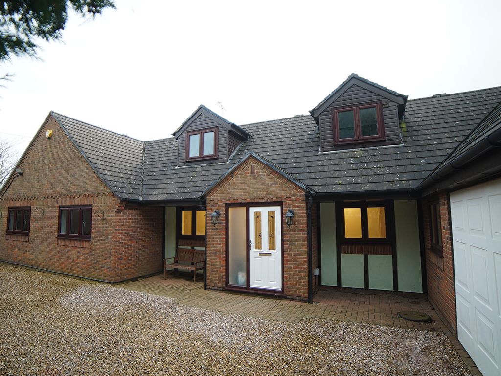 5 bed detached house for sale in Northampton Road, Wellingborough NN8