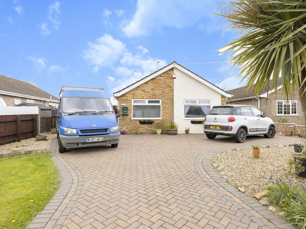 2 bed detached bungalow for sale in Gunby Road, Orby, Skegness PE24