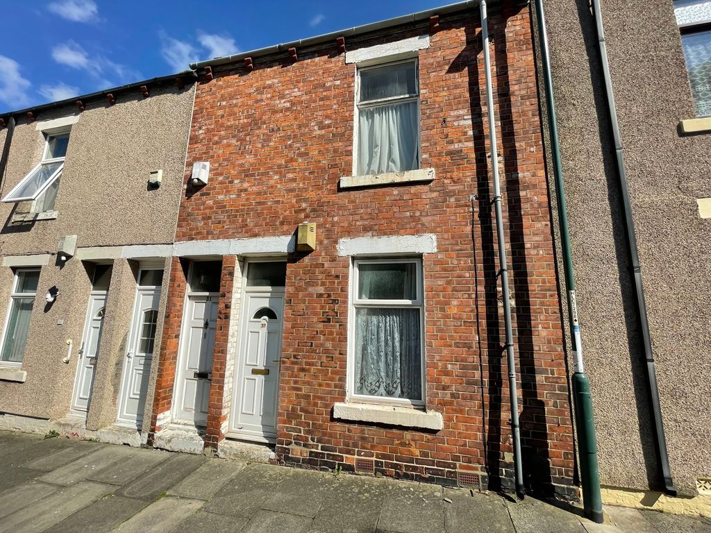 1 bed flat for sale in Brinkburn Street, South Shields NE34, £20,000