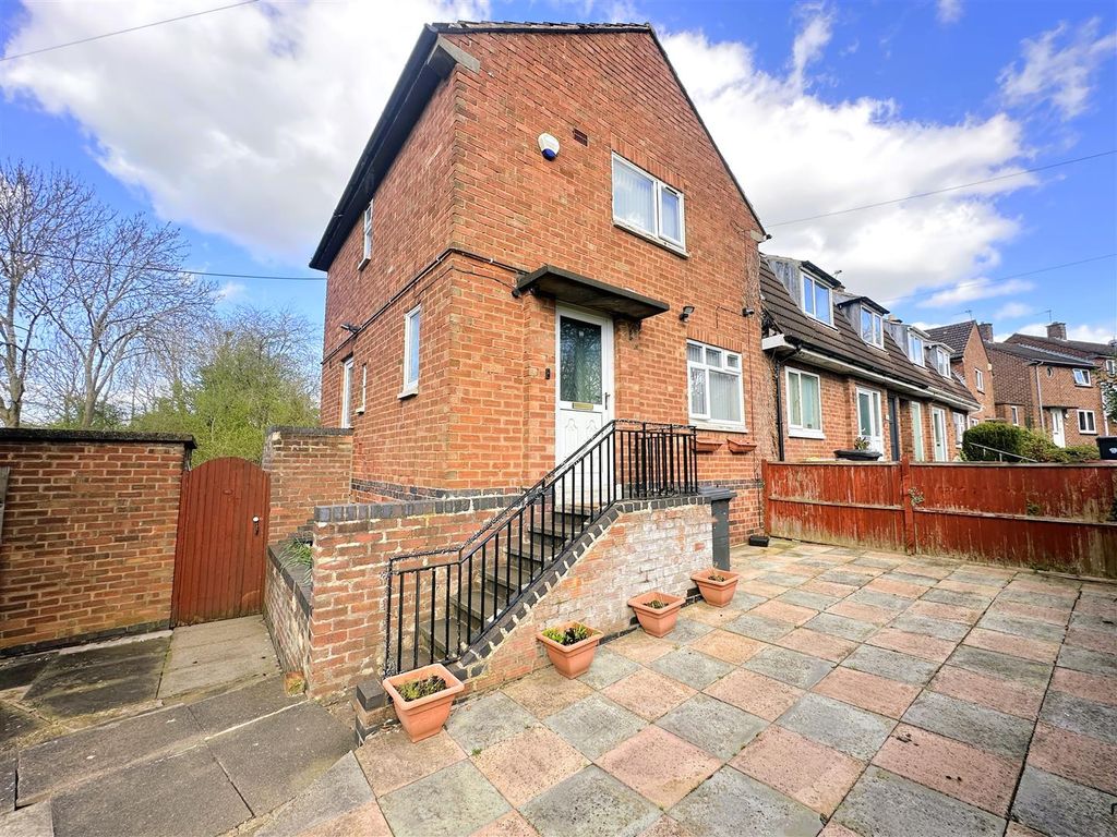 2 bed town house for sale in Coleman Road, Leicester LE5, £220,000 Zoopla