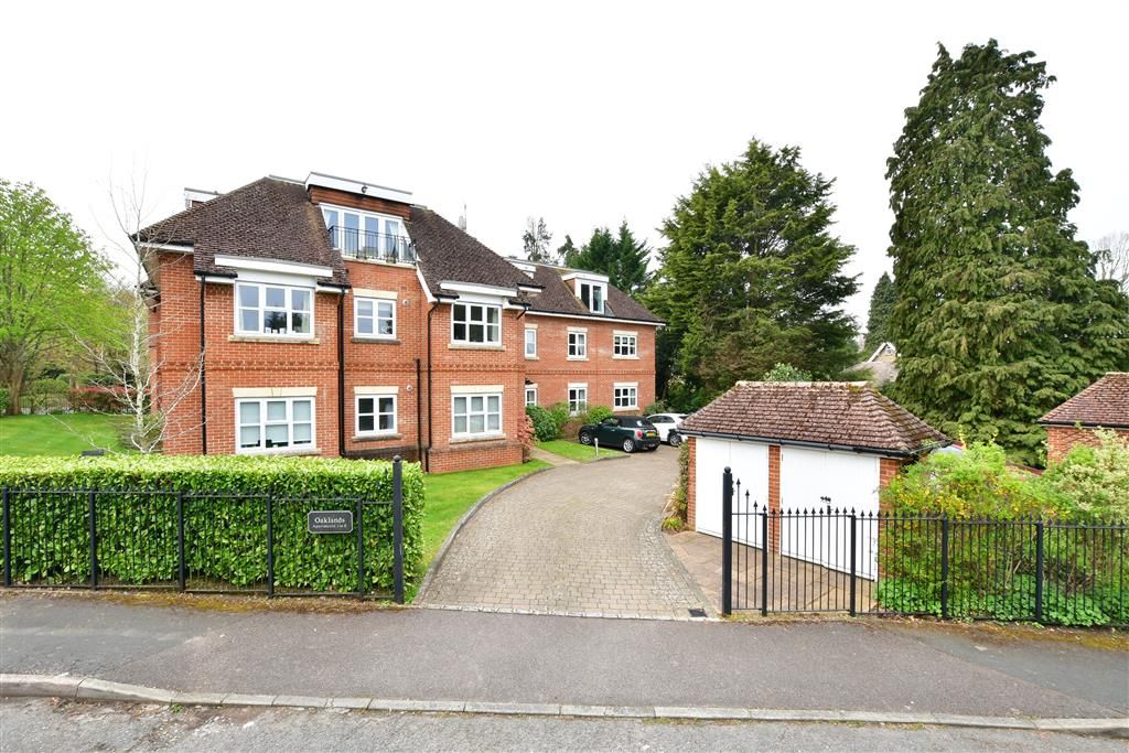 3 bed flat for sale in The Avenue, Tadworth, Surrey KT20 Zoopla
