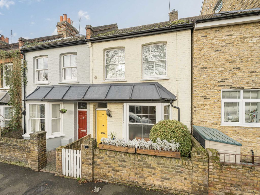 3 bed terraced house for sale in Clifton Road, Isleworth TW7, £575,000