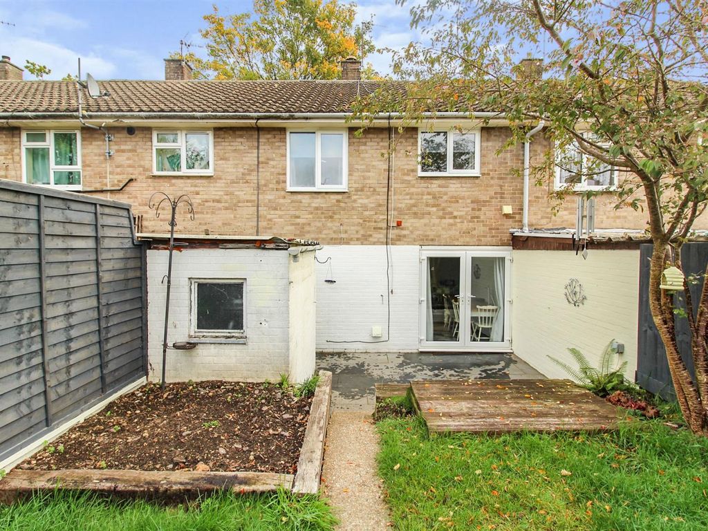 3 bed terraced house for sale in Long Arrotts, Gadebridge, Hemel