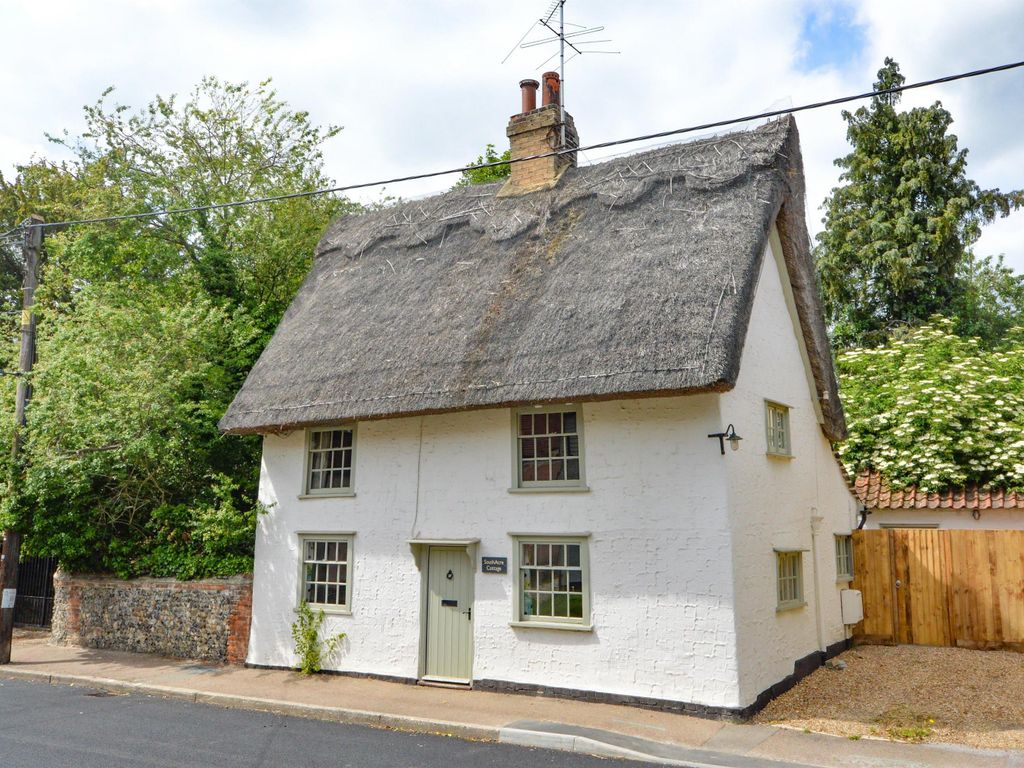 2 bed detached house to rent in High Street, Gt Chesterford, Saffron