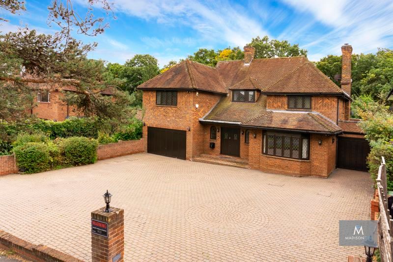 5 bed detached house for sale in Stradbroke Drive, Chigwell IG7 Zoopla