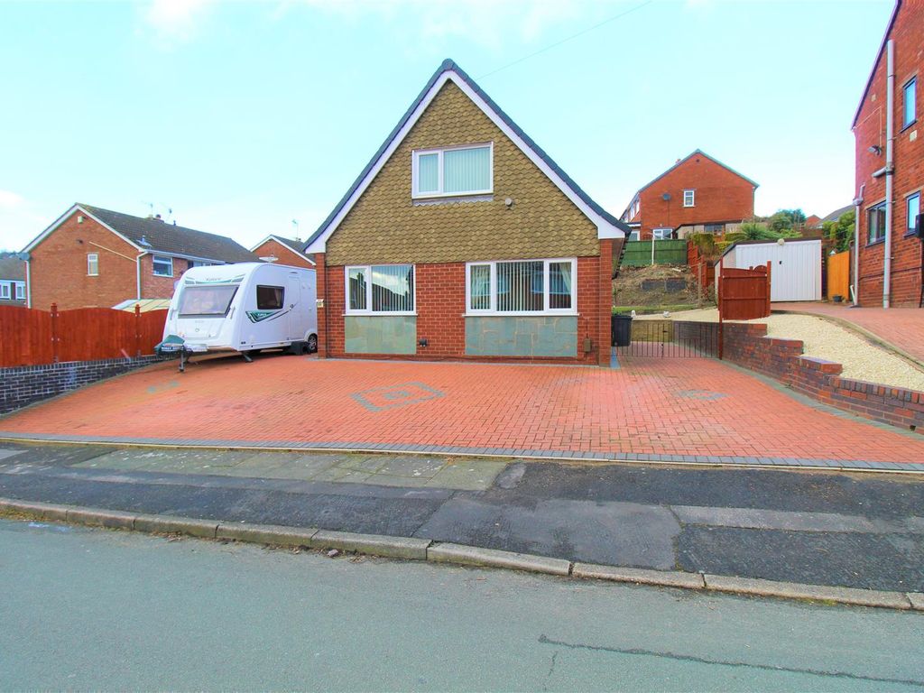 3 bed detached house for sale in Crediton Avenue, Bradeley, StokeOn