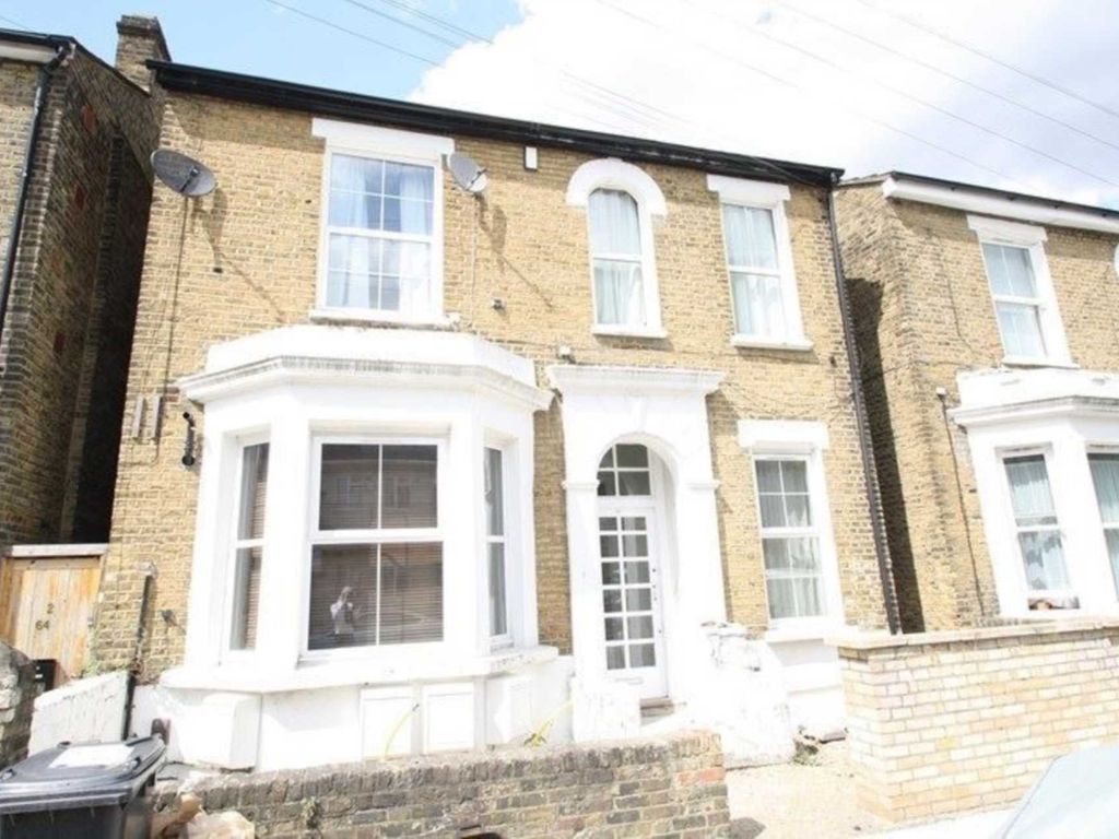 2 bed flat to rent in Hayter Road, London SW2, £1,800 pcm - Zoopla