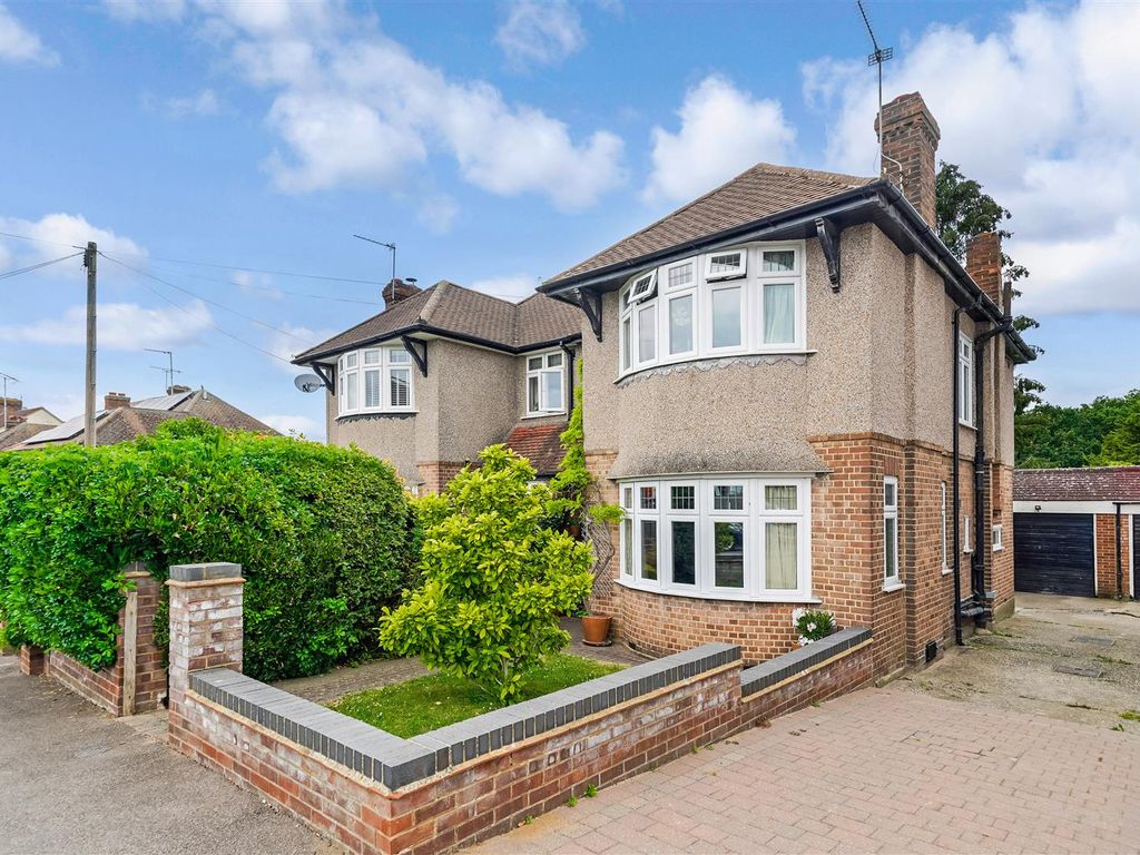 3 bed semidetached house for sale in Hawkwood Crescent, North