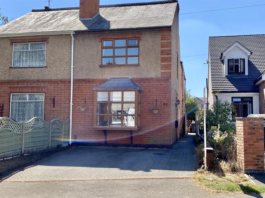 4 bed semidetached house for sale in Lutterworth Road, Burbage