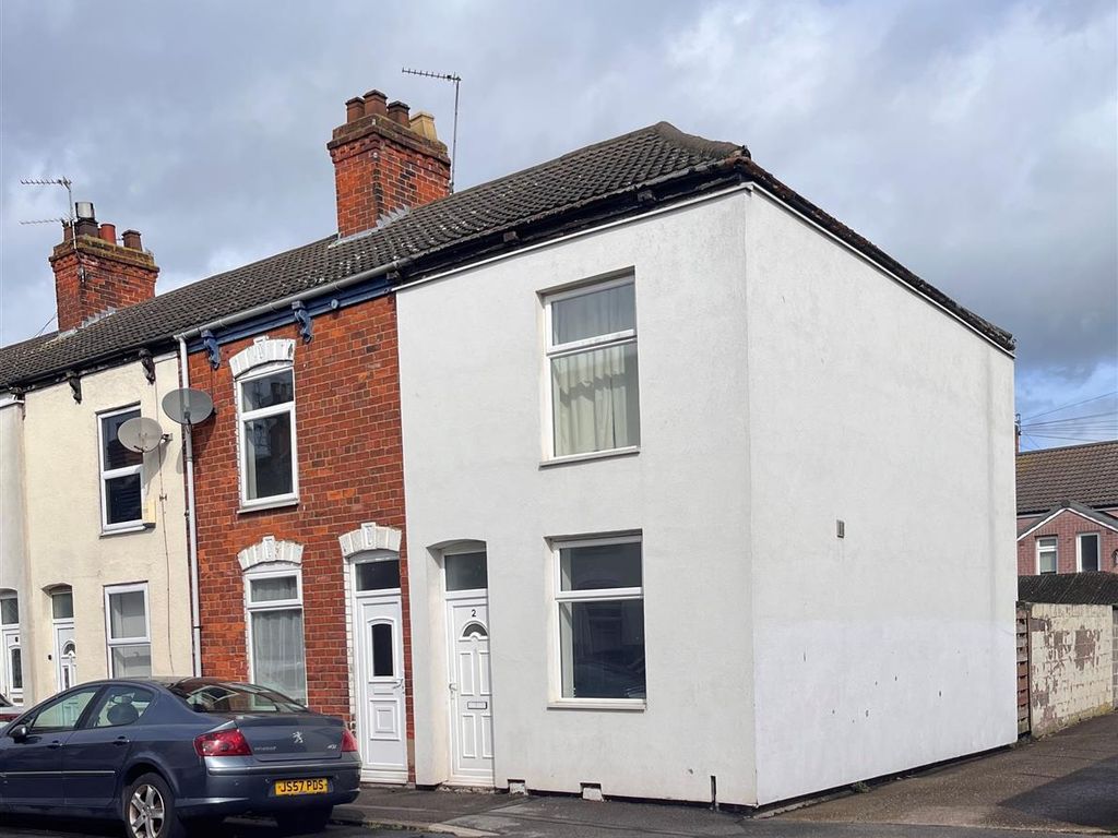 2 bed end terrace house for sale in Gray Street, Goole DN14, £85,000