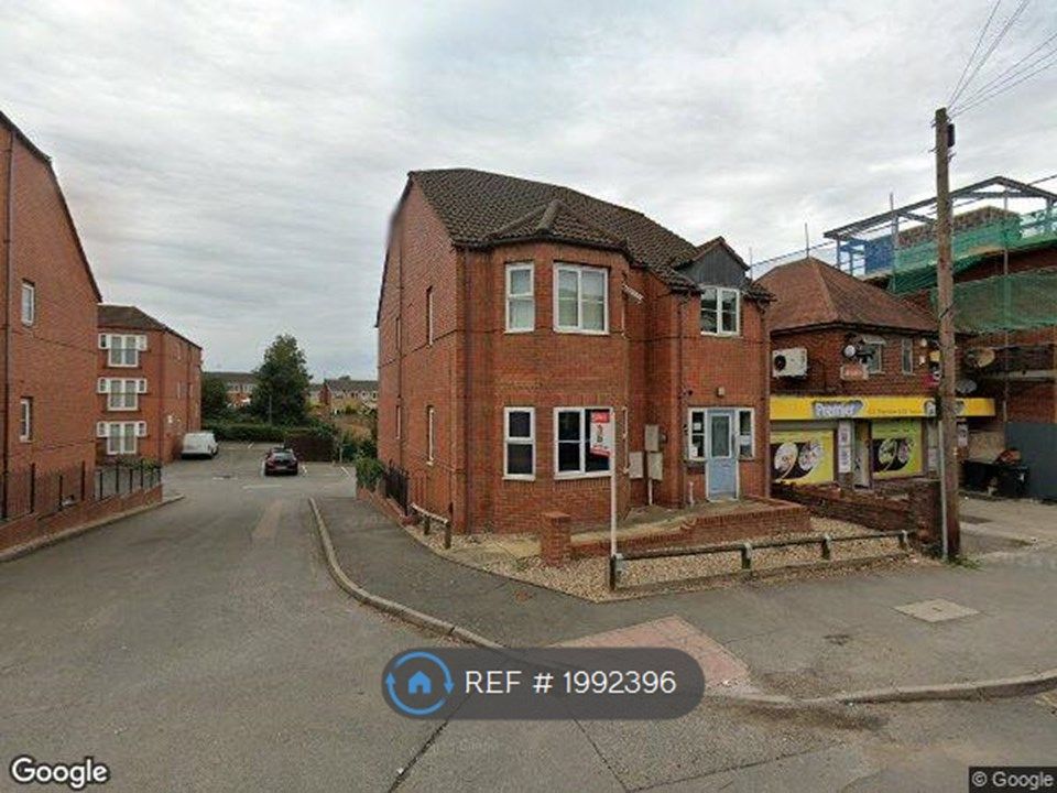 2 bed flat to rent in Nuneaton Road, Bedworth CV12, £795 pcm Zoopla