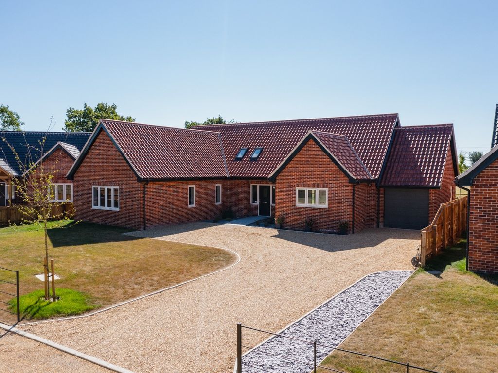 New home, 5 bed property for sale in Main Road, Little Fransham