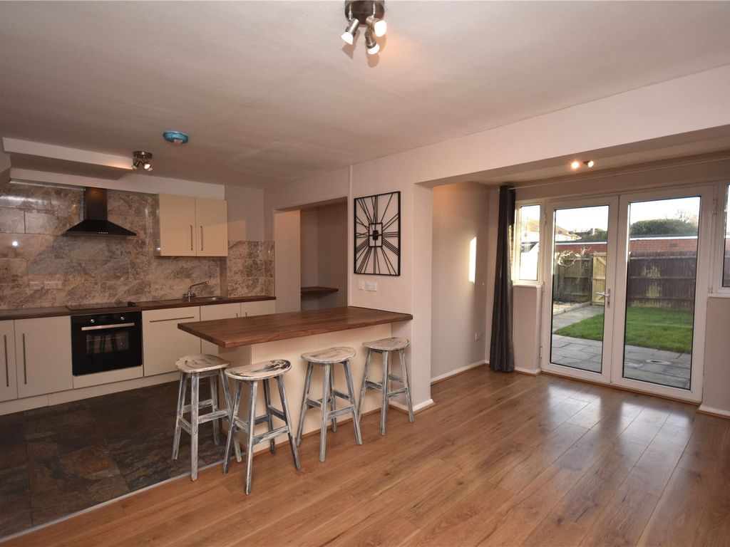 3 bed terraced house to rent in Long Meadow, Aylesbury, Buckinghamshire HP21, £1,650 pcm Zoopla