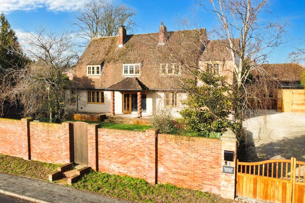 4 bed detached house for sale in Belle Vue Road, Old Basing