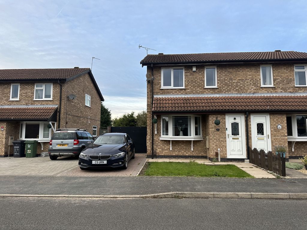 3 bed semidetached house for sale in Sedgefield Drive, Syston LE7, £