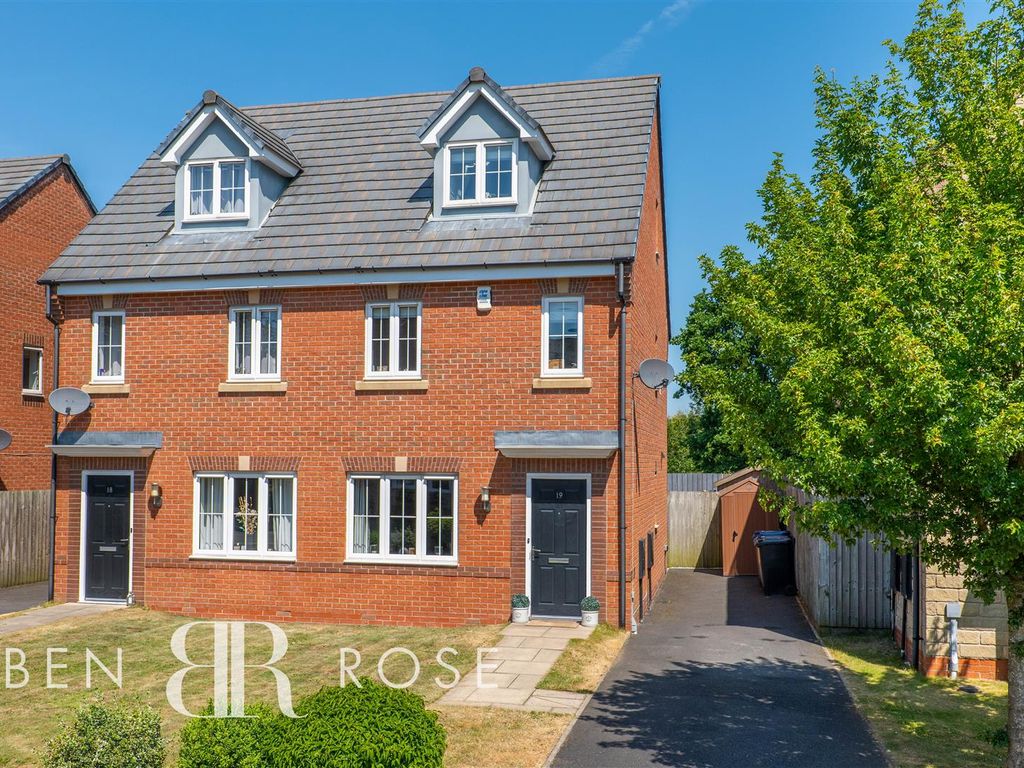 3 bed semidetached house for sale in Oak Leaf Drive, Bamber Bridge