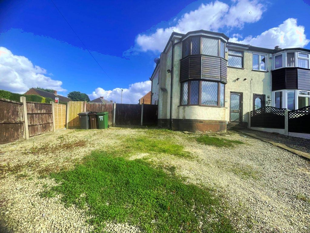 3 bed semidetached house for sale in Mount Road, Wolverhampton WV4, £