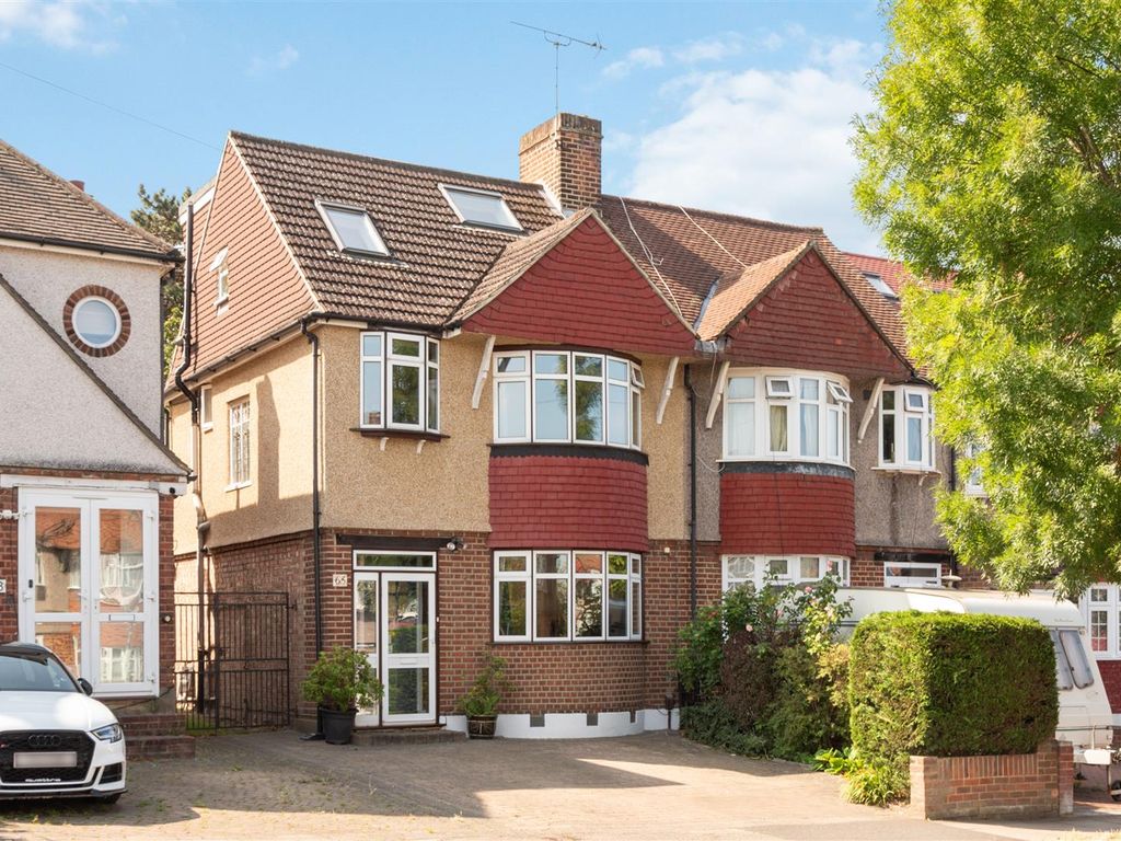 4 bed property for sale in Hillcross Avenue, Morden SM4 Zoopla
