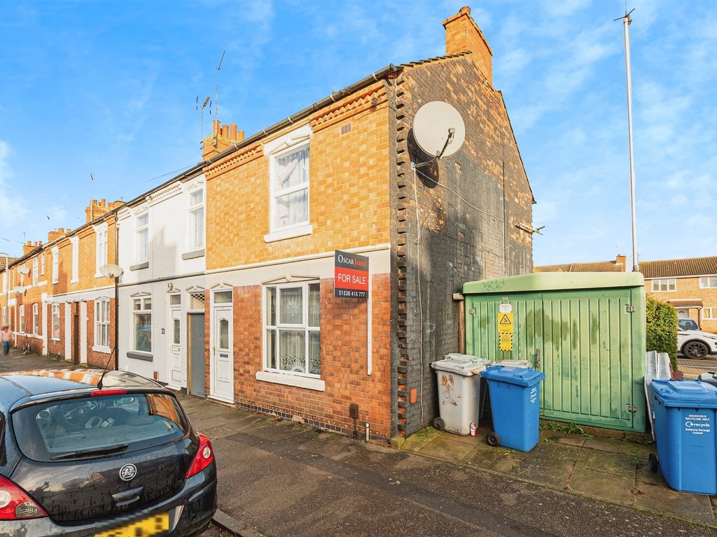 2 bed end terrace house for sale in Connaught Street, Kettering NN16, £