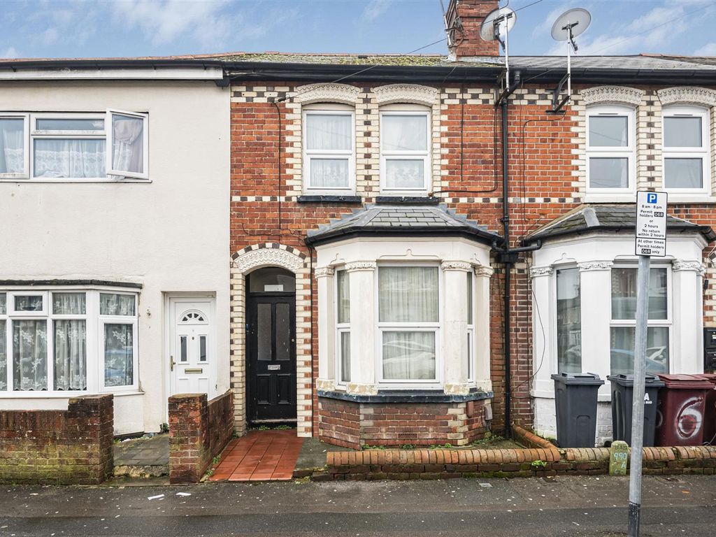 2 bed terraced house for sale in Valentia Road, Reading RG30, £285,000