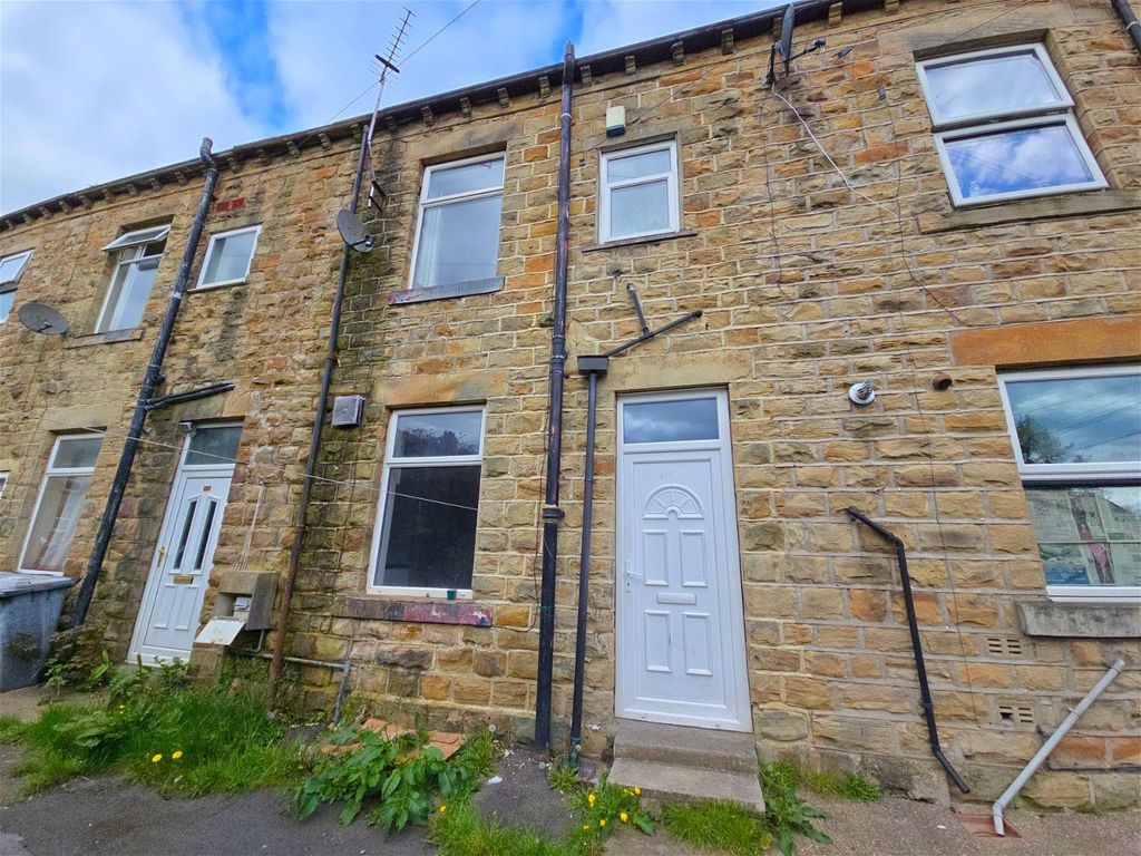 1 bed terraced house for sale in Bradford Road, Batley WF17, £69,000