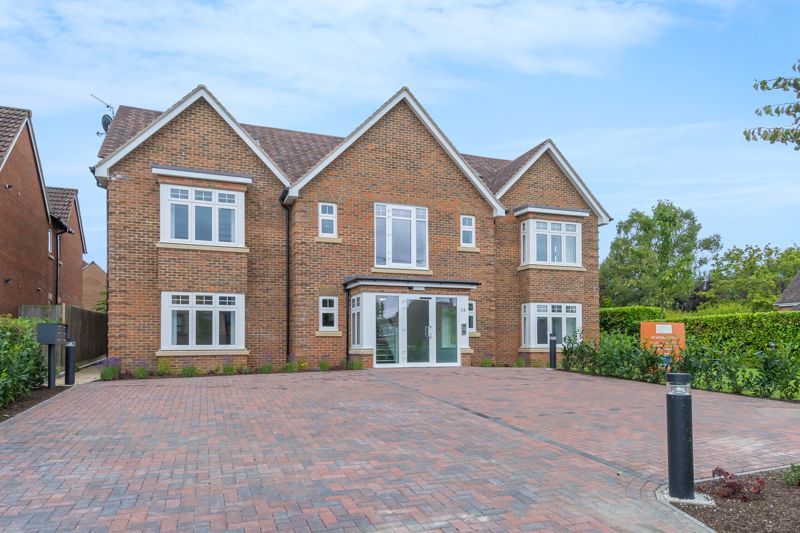 Scholars Corner, Off Cumnor Hill, Oxford OX2  