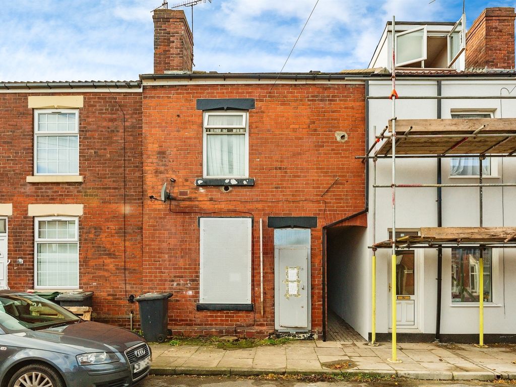 3 bed terraced house for sale in Walter Street, Rotherham S60, £60,000