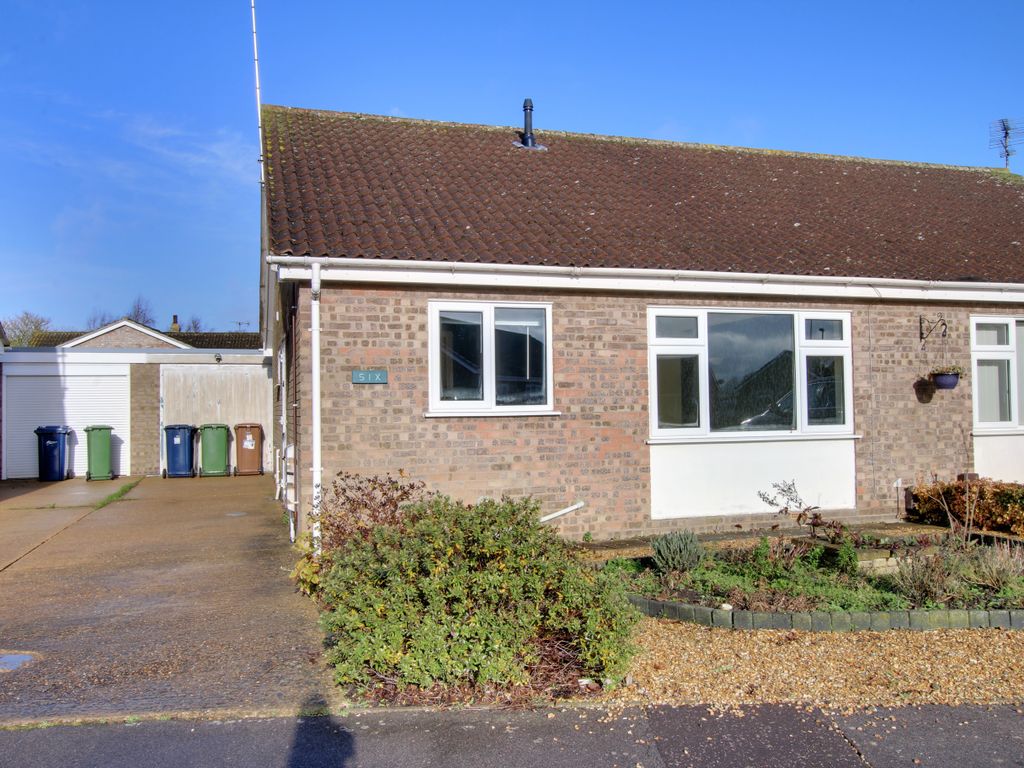 2 bed semidetached bungalow to rent in Morton Way, Wimblington, March