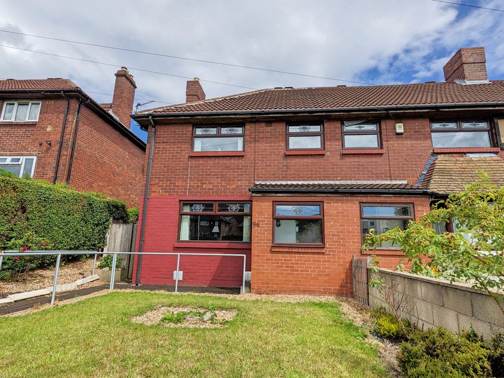 3 bed end terrace house for sale in Scott Hall Road, Leeds LS7, £